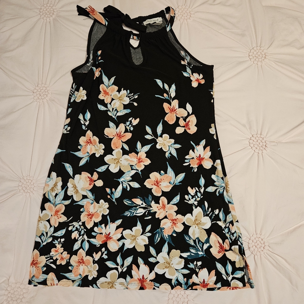 White House Black Market, Size M Floral Dress